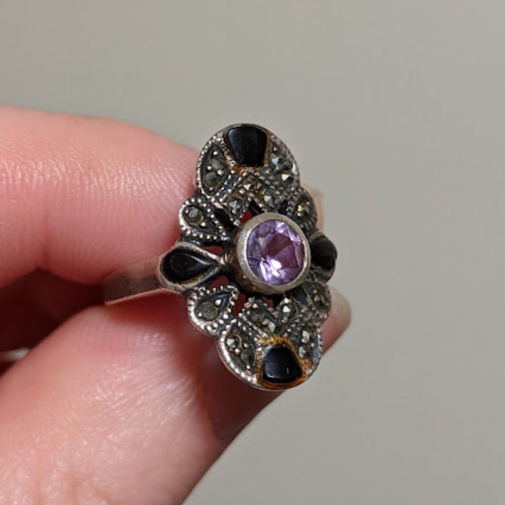Retro Style Sterling Silver 0.925 Amethyst and Marcasite Ring Size 7